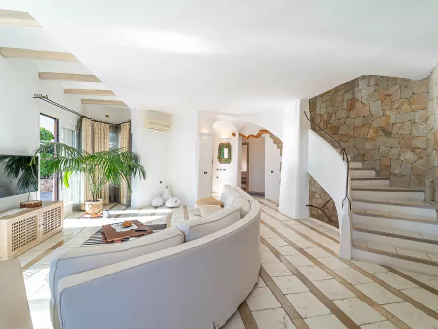 Immagine 14 di Villa in vendita  in VIA DEL GIGLIO a Olbia