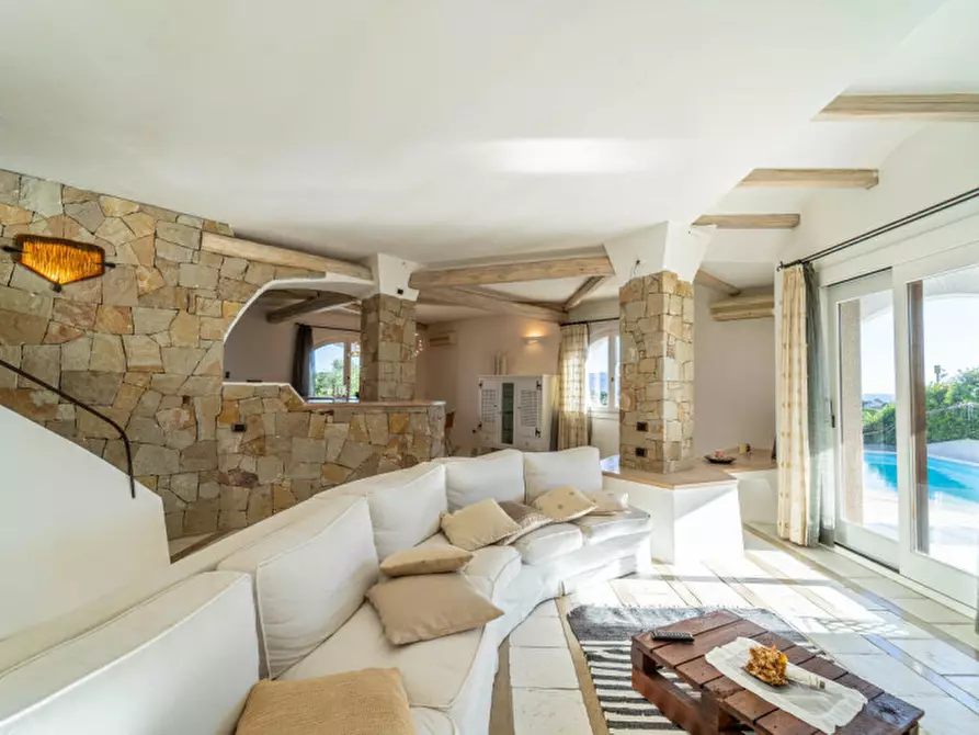 Immagine 17 di Villa in vendita  in VIA DEL GIGLIO a Olbia