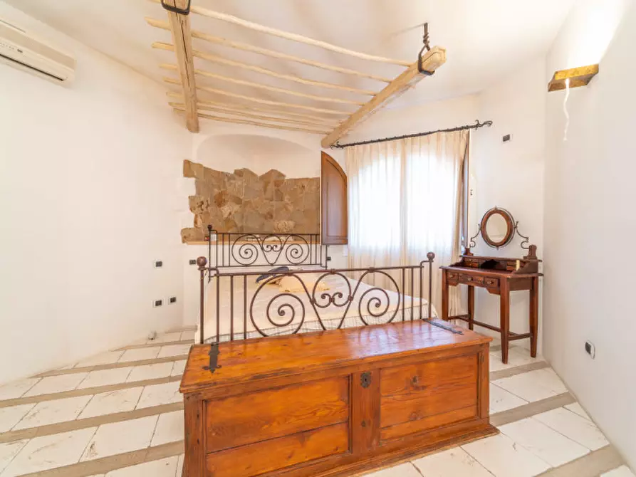 Immagine 30 di Villa in vendita  in VIA DEL GIGLIO a Olbia
