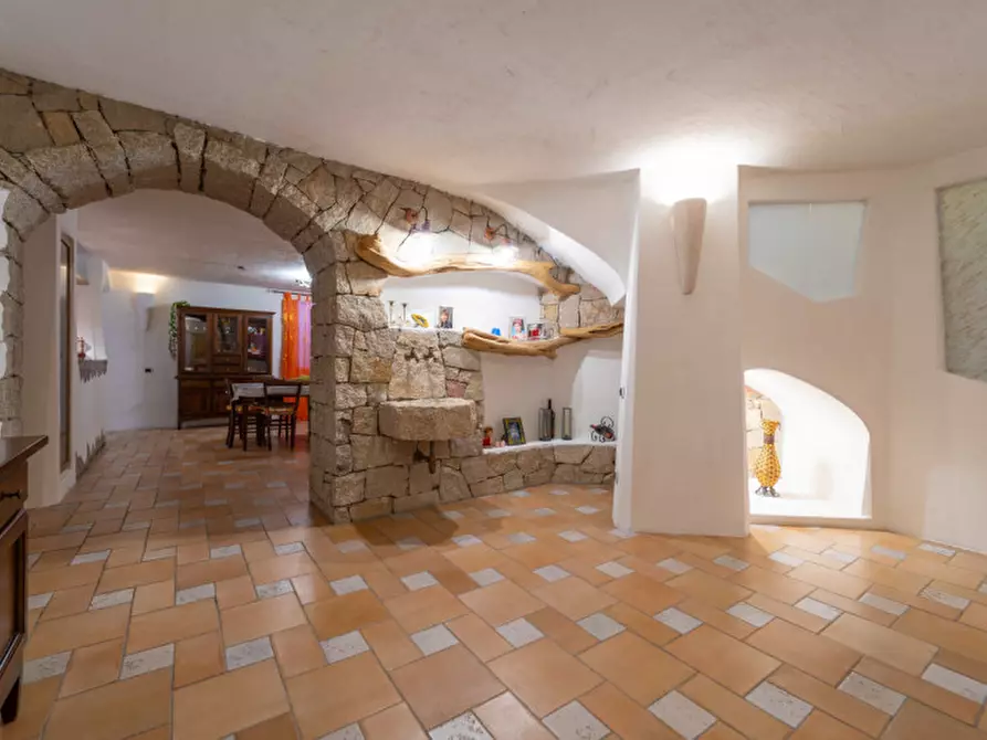 Immagine 36 di Villa in vendita  in VIA DEL GIGLIO a Olbia