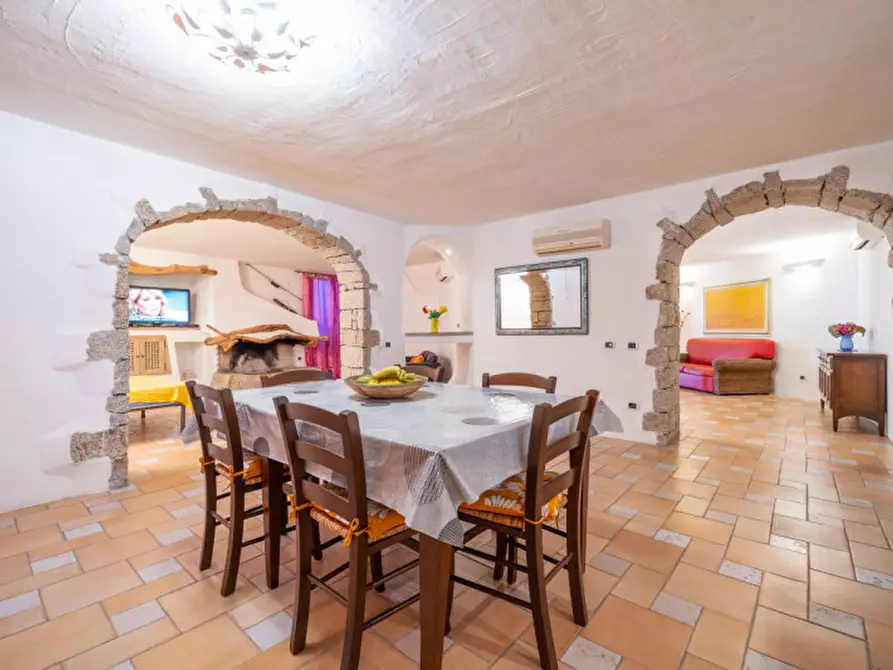 Immagine 40 di Villa in vendita  in VIA DEL GIGLIO a Olbia