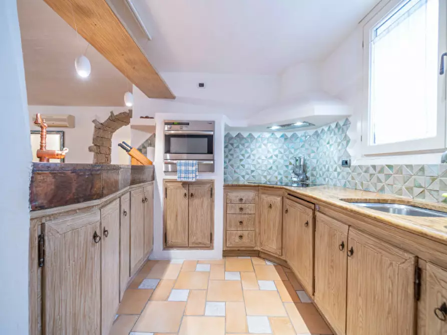 Immagine 42 di Villa in vendita  in VIA DEL GIGLIO a Olbia