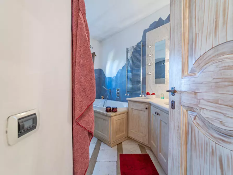 Immagine 43 di Villa in vendita  in VIA DEL GIGLIO a Olbia