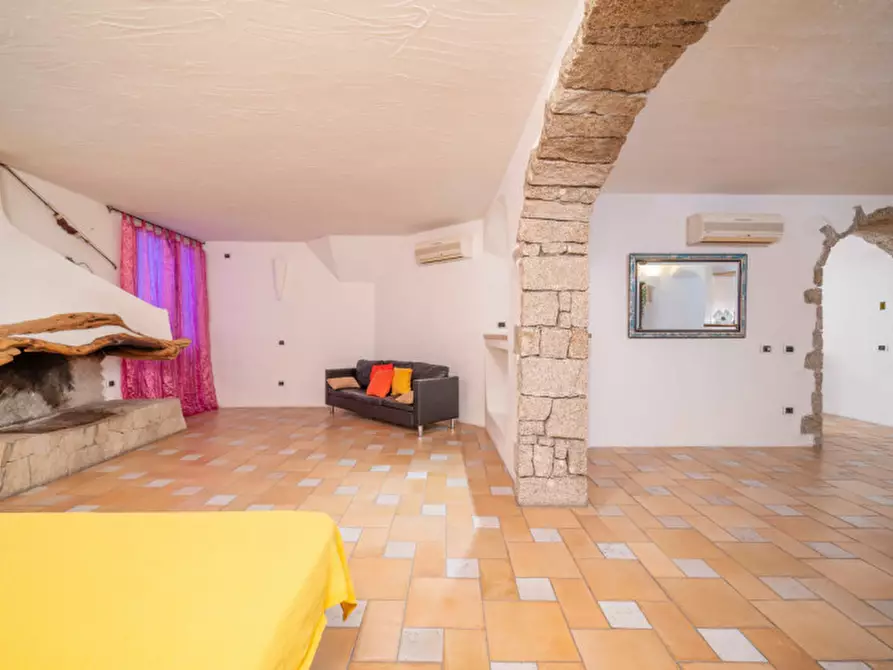 Immagine 45 di Villa in vendita  in VIA DEL GIGLIO a Olbia