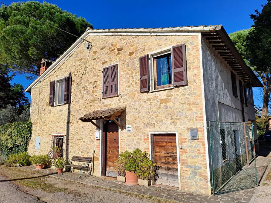 Immagine 2 di Casa indipendente in vendita  a Magione