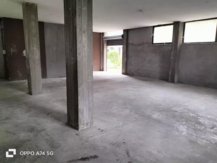 Immagine 4 di Magazzino in vendita  in Via Carnia a Terni