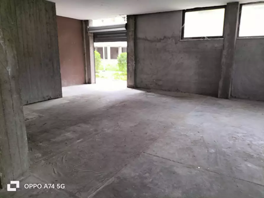 Immagine 5 di Magazzino in vendita  in Via Carnia a Terni