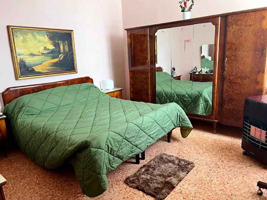 Immagine 5 di Appartamento in vendita  in Via Taranto a Parabita