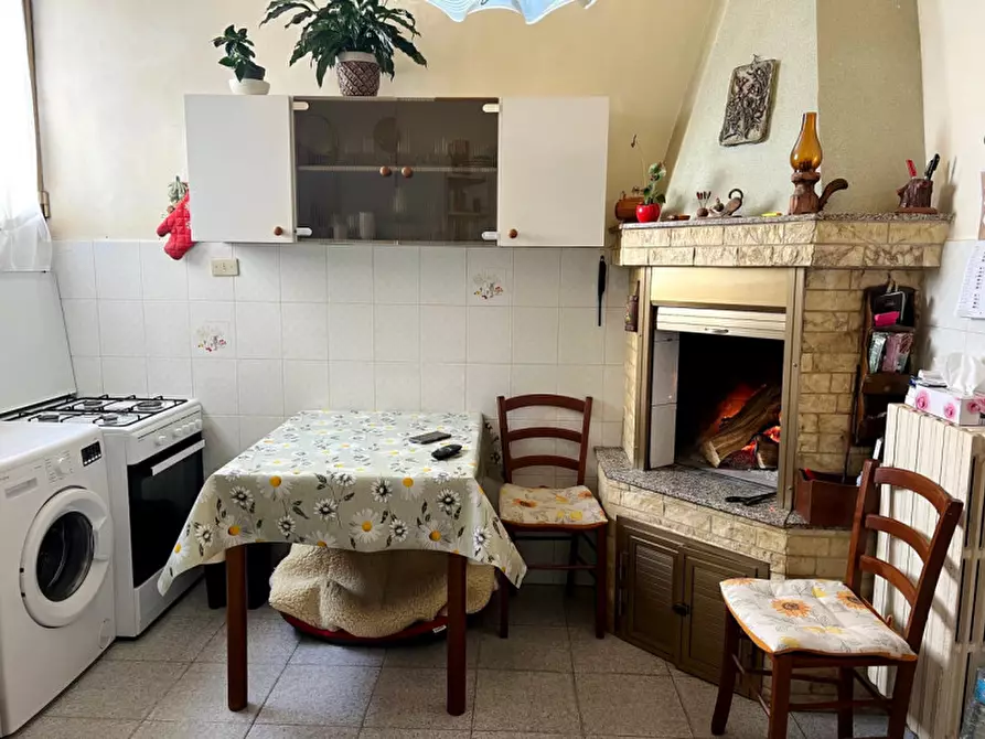 Immagine 9 di Appartamento in vendita  in Via Taranto a Parabita