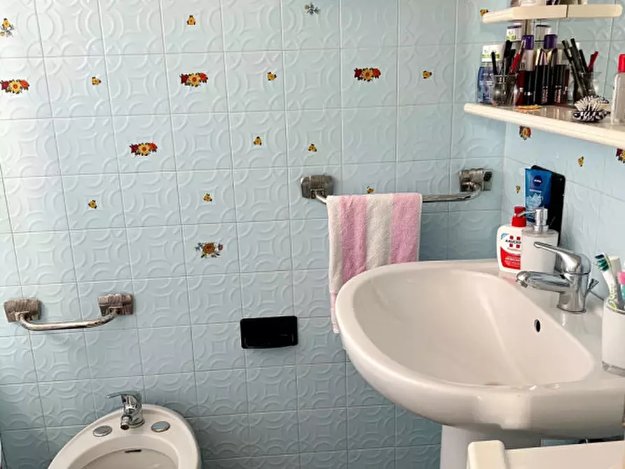 Immagine 15 di Appartamento in vendita  in Via Taranto a Parabita