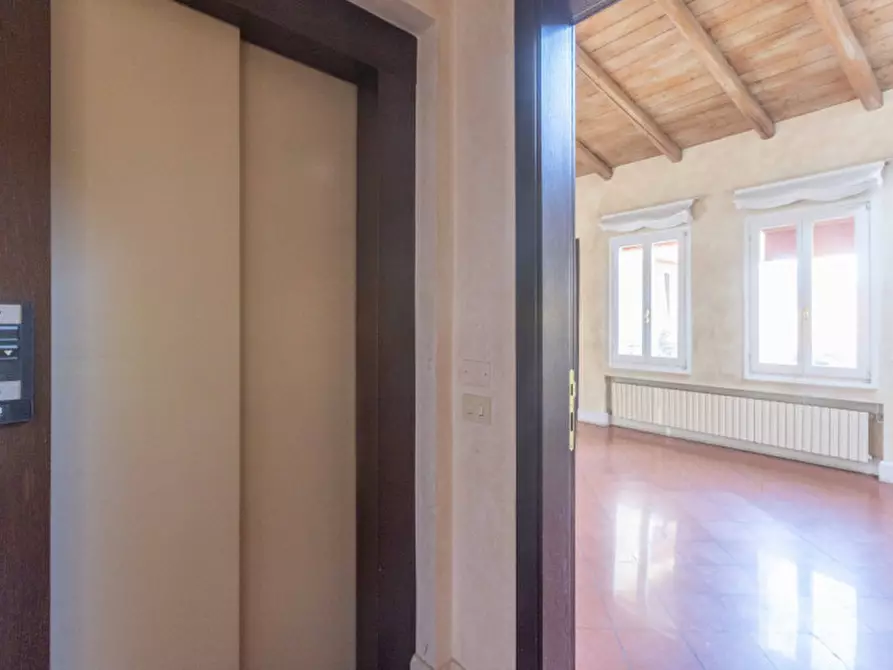 Immagine 2 di Appartamento in affitto  in Piazza Aldrovandi a Bologna