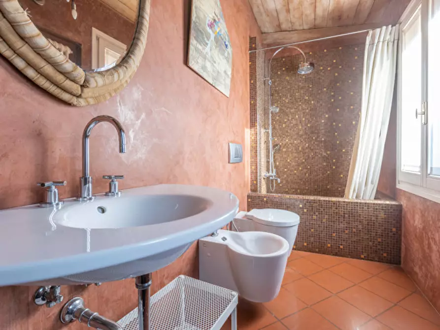 Immagine 11 di Appartamento in affitto  in Piazza Aldrovandi a Bologna