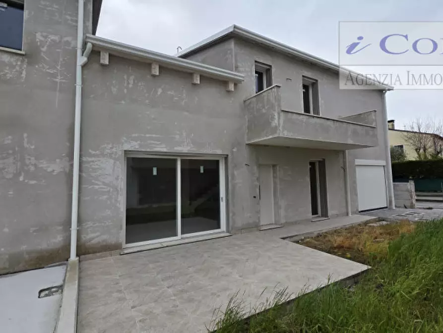 Immagine 1 di Casa trifamiliare in vendita  in Via Euganea Treponti a Teolo