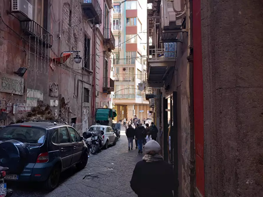 Immagine 3 di Magazzino in vendita  in Via Emanuele De Deo a Napoli