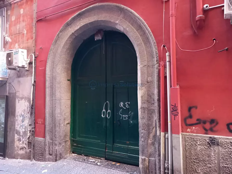 Immagine 4 di Magazzino in vendita  in Via Emanuele De Deo a Napoli
