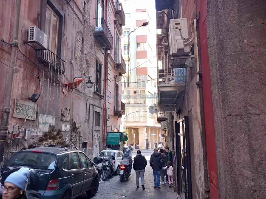 Immagine 6 di Magazzino in vendita  in Via Emanuele De Deo a Napoli