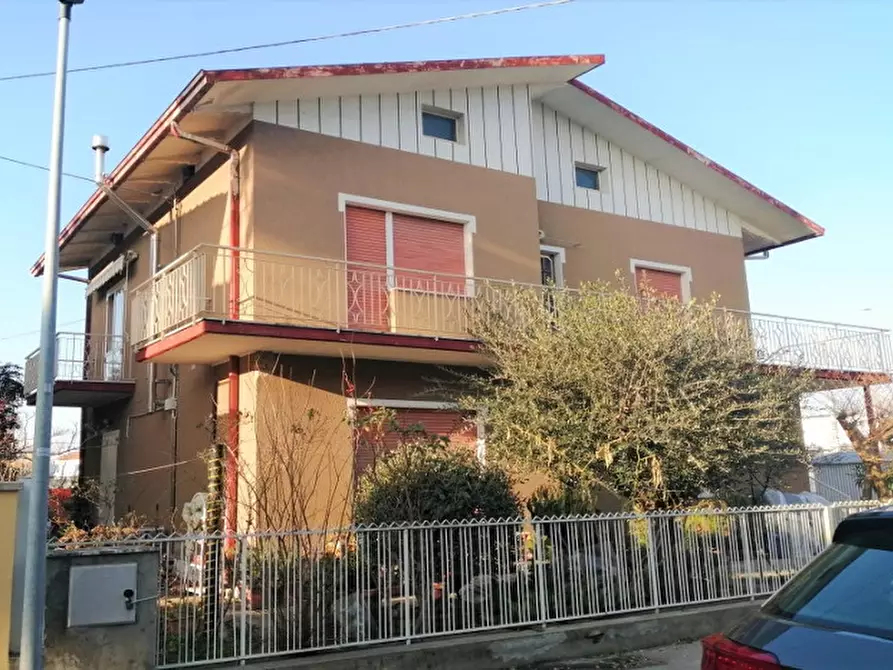 Immagine 1 di Appartamento in vendita  in viale Ventimiglia a Riccione