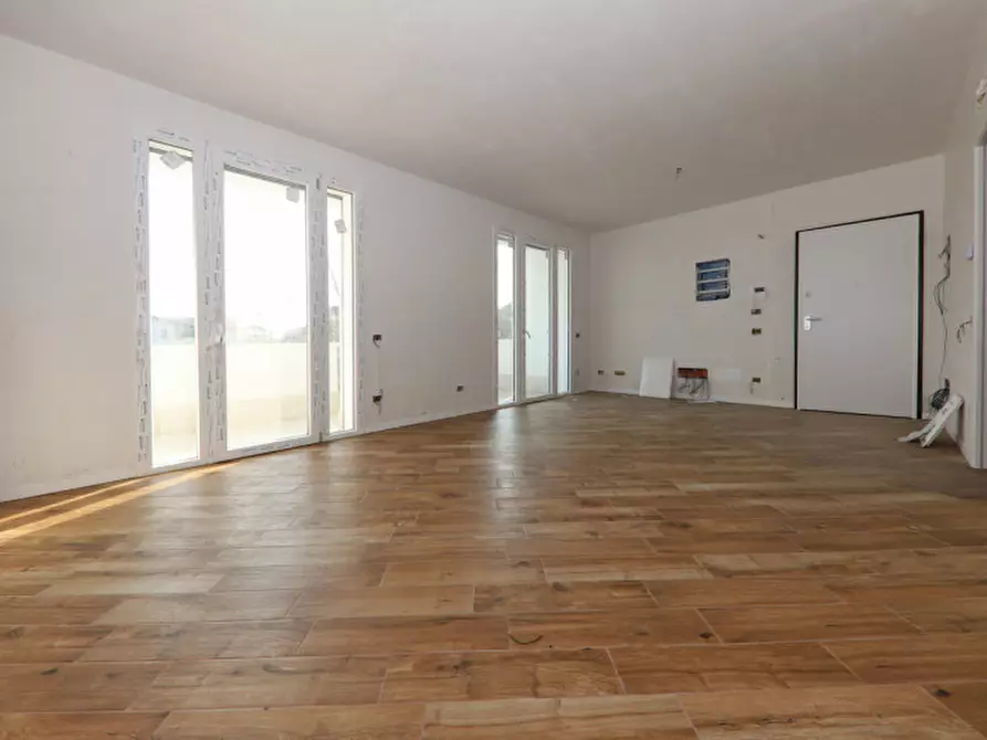Immagine 1 di Appartamento in vendita  in Via Don Luigi Grisostomi, 15 a Correzzana
