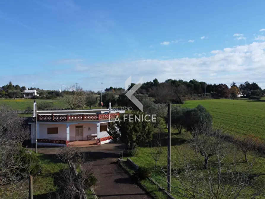 Immagine 1 di Villa in vendita  in strada comunale n.140 - primiceri- Vardello a Martina Franca