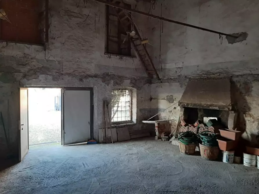 Immagine 6 di Rustico / casale in vendita  a Valeggio Sul Mincio