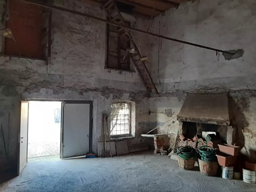 Immagine 7 di Rustico / casale in vendita  a Valeggio Sul Mincio