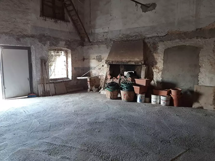 Immagine 8 di Rustico / casale in vendita  a Valeggio Sul Mincio