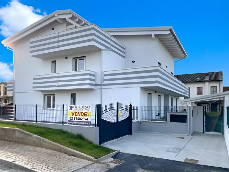 Immagine 1 di Appartamento in vendita  in Via Principale a Correzzana