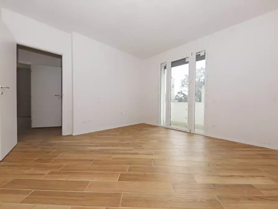 Immagine 12 di Appartamento in vendita  in Via Principale a Correzzana