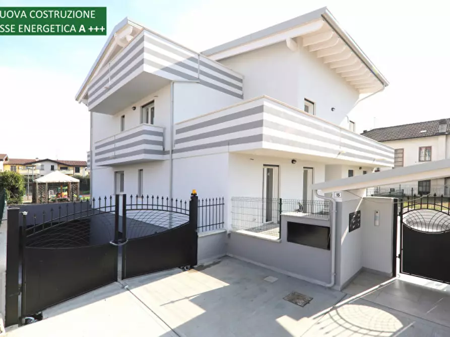 Immagine 21 di Appartamento in vendita  in Via Principale a Correzzana