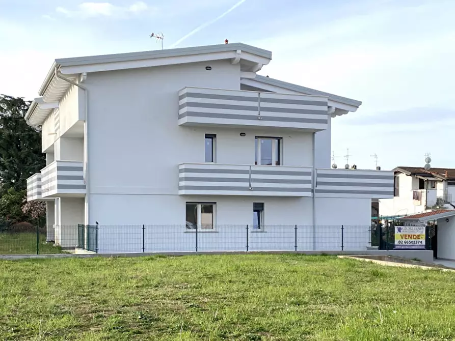 Immagine 27 di Appartamento in vendita  in Via Principale a Correzzana