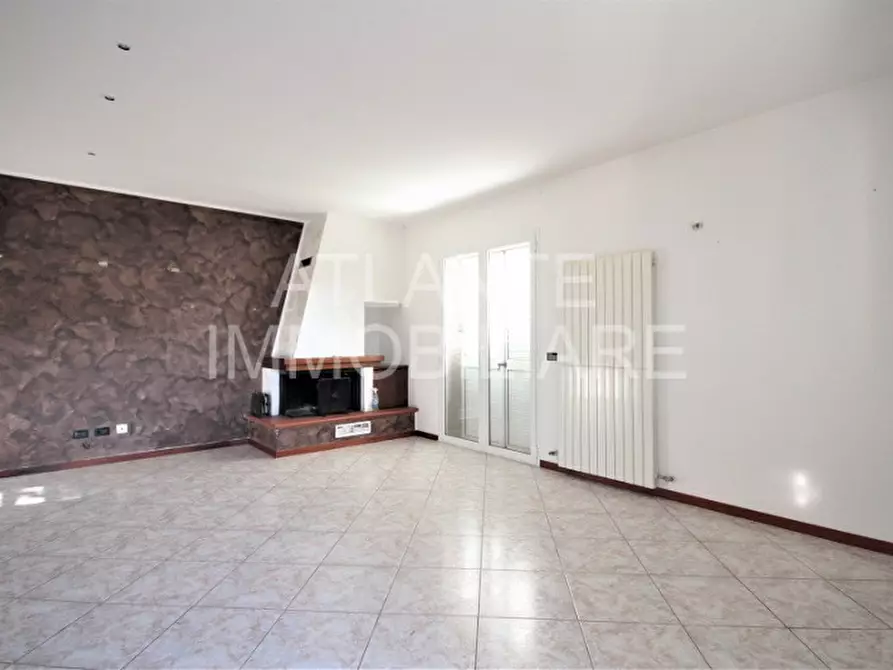 Immagine 3 di Casa bifamiliare in vendita  in Via Niccolo' Paganini a Misano Adriatico