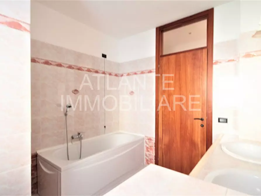 Immagine 14 di Casa bifamiliare in vendita  in Via Niccolo' Paganini a Misano Adriatico