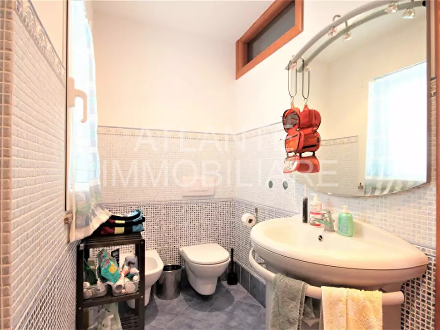 Immagine 27 di Casa bifamiliare in vendita  in Via Niccolo' Paganini a Misano Adriatico