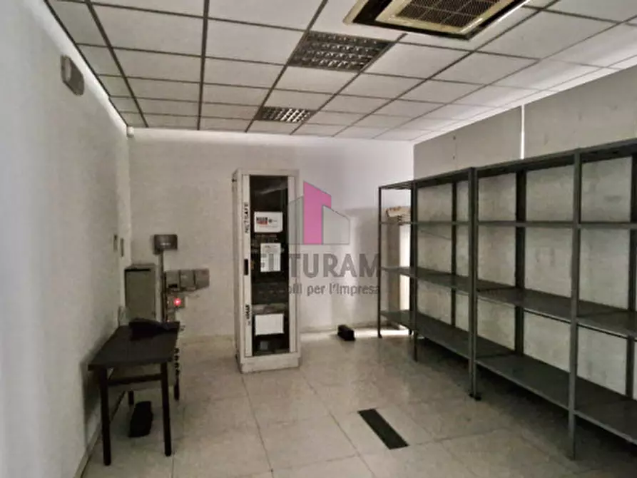 Immagine 10 di Ufficio in affitto  in roma a Altavilla Vicentina
