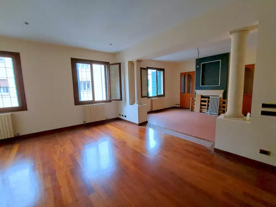 Immagine 1 di Appartamento in vendita  in Via Beato Pellegrino a Padova
