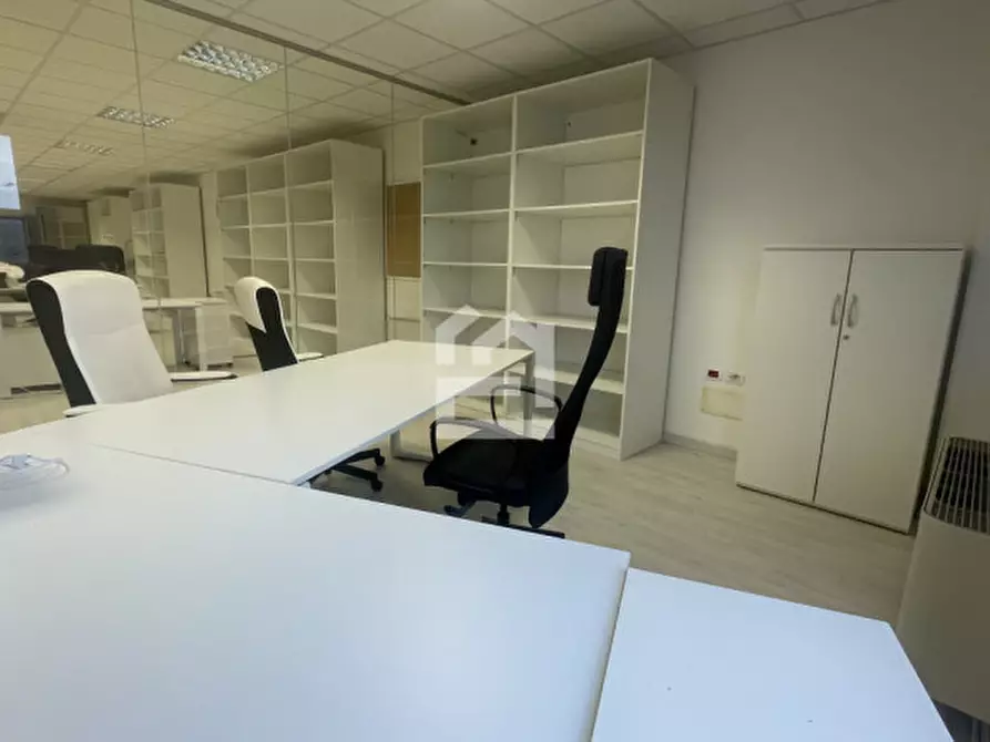 Immagine 1 di Attività commerciale in affitto  in Via Nazionale a Manerba Del Garda