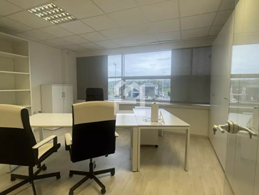 Immagine 2 di Attività commerciale in affitto  in Via Nazionale a Manerba Del Garda