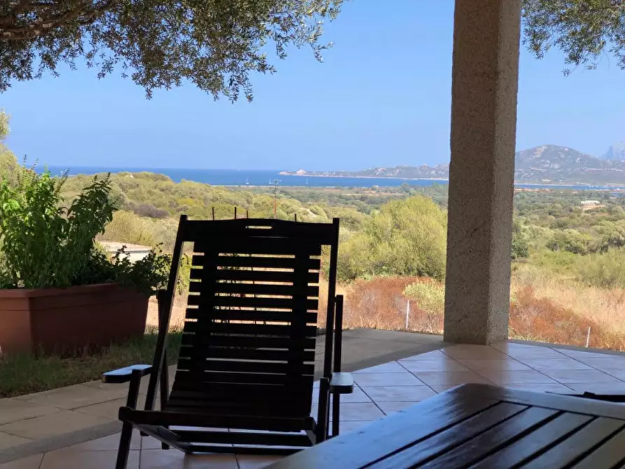 Immagine 2 di Villa in vendita  a Olbia