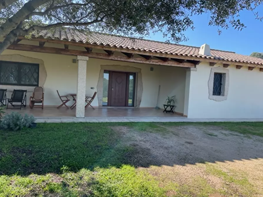 Immagine 5 di Villa in vendita  a Olbia