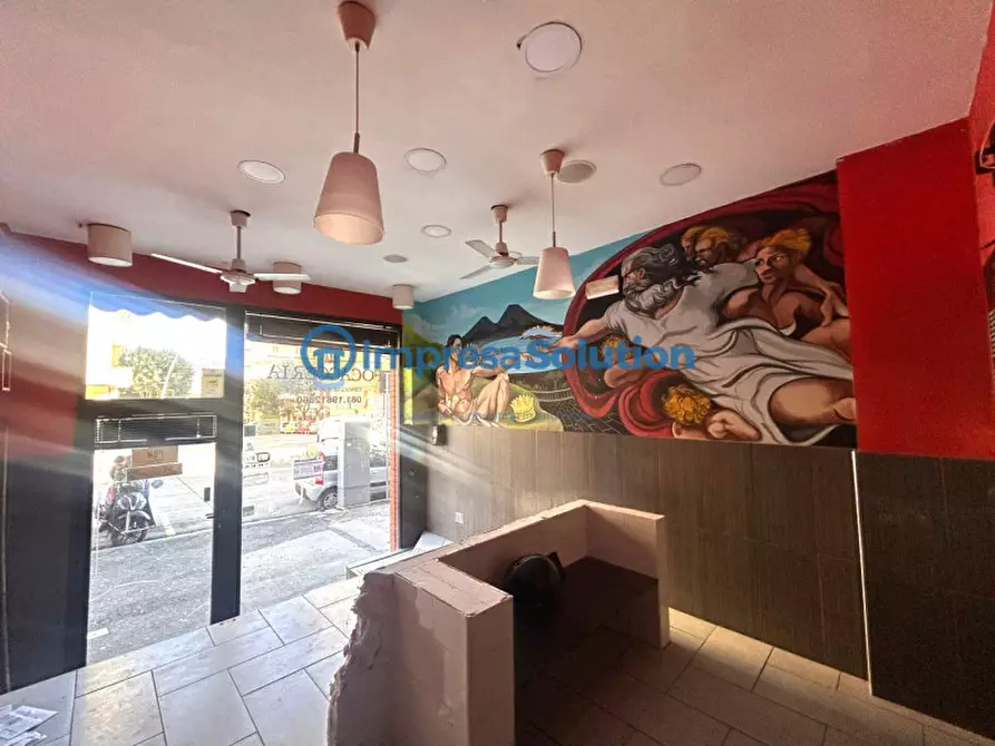 Immagine 7 di Negozio in affitto  in Via Giambattista Ruoppolo a Napoli