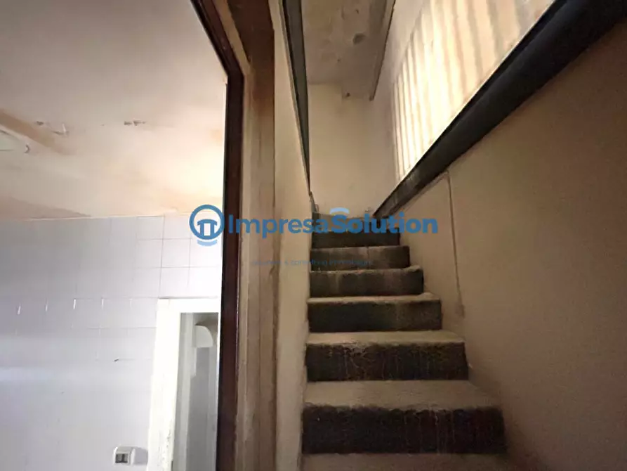 Immagine 13 di Negozio in affitto  in Via Giambattista Ruoppolo a Napoli