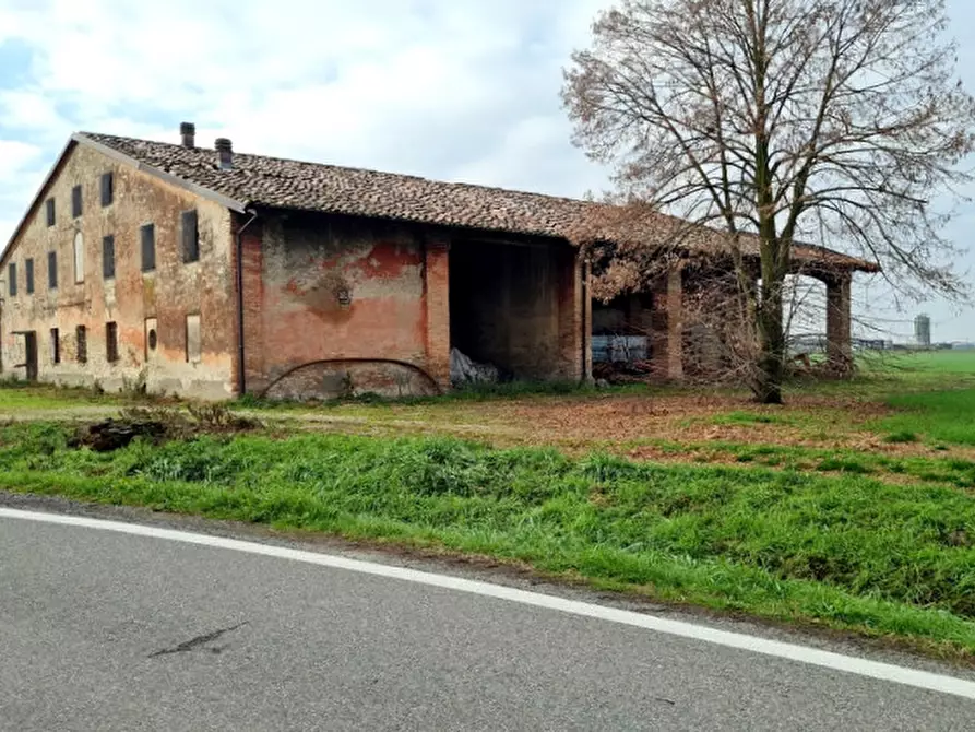 Immagine 8 di Rustico / casale in vendita  a Cortemaggiore