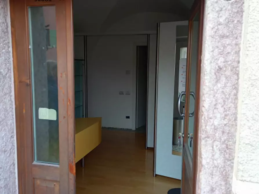 Immagine 2 di Attività commerciale in affitto  a Contà