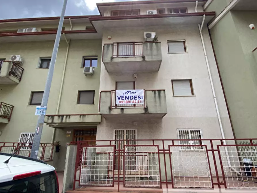 Immagine 1 di Appartamento in vendita  in via regione siciliana a Monreale
