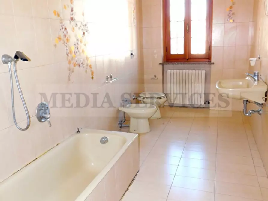 Immagine 28 di Villa in vendita  in via Alessandro Volta n° 22 a Sannazzaro De' Burgondi