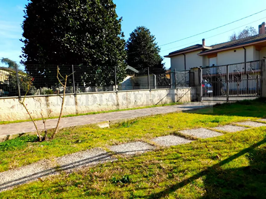 Immagine 33 di Villa in vendita  in via Alessandro Volta n° 22 a Sannazzaro De' Burgondi