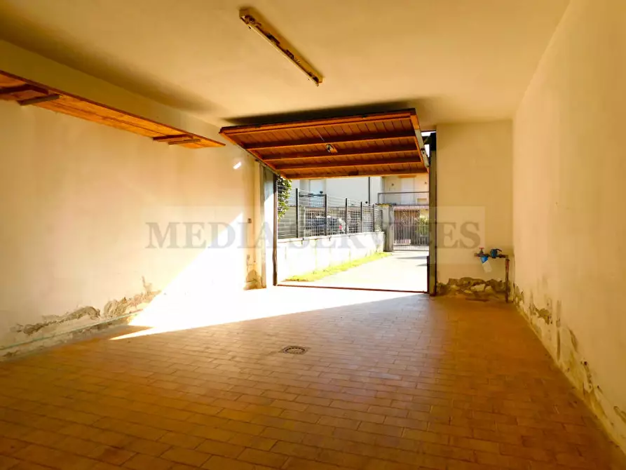 Immagine 36 di Villa in vendita  in via Alessandro Volta n° 22 a Sannazzaro De' Burgondi