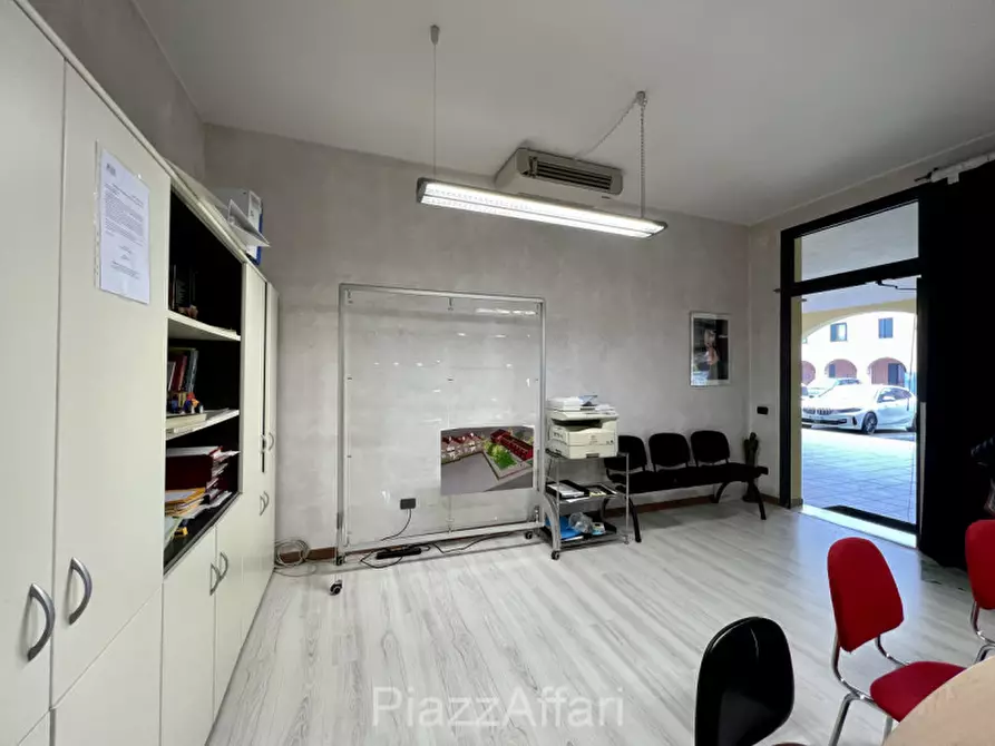 Immagine 6 di Ufficio in vendita  in Correzzola - Villa del Bosco a Correzzola