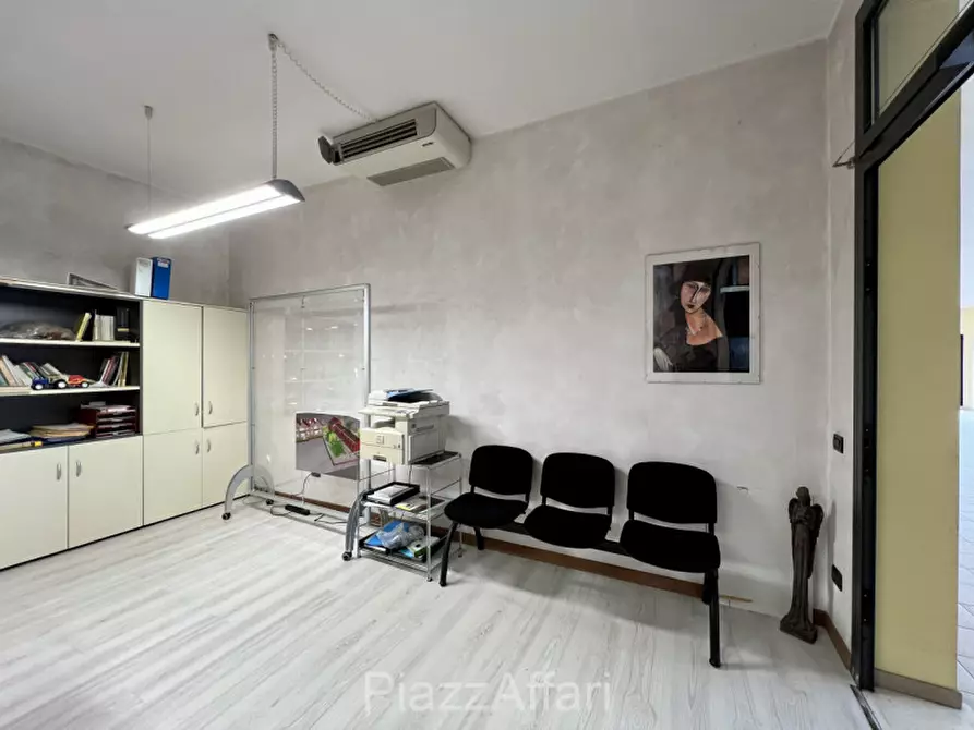 Immagine 7 di Ufficio in vendita  in Correzzola - Villa del Bosco a Correzzola