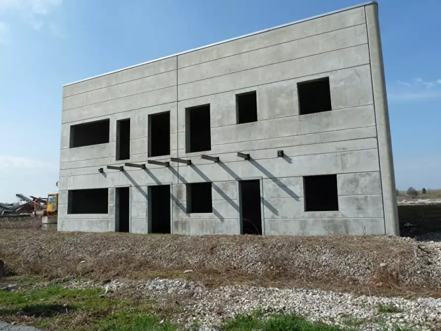 Immagine 5 di Capannone industriale in affitto  in zona PORTOGRUARO VE a Portogruaro